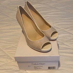 Calvin Klein Kail 2 Natural Linen Peep Toe Pump - Women’s size 7.5
